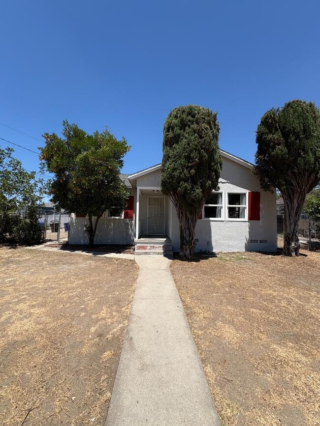 Building Photo - 8132 Tapia Via Dr
