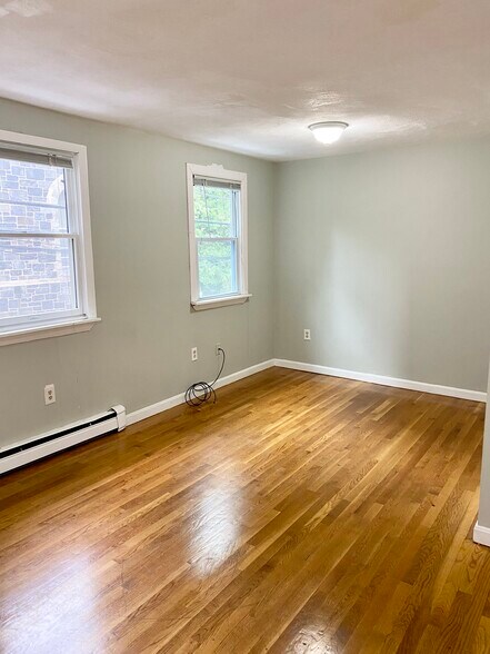 Building Photo - 75 7th St