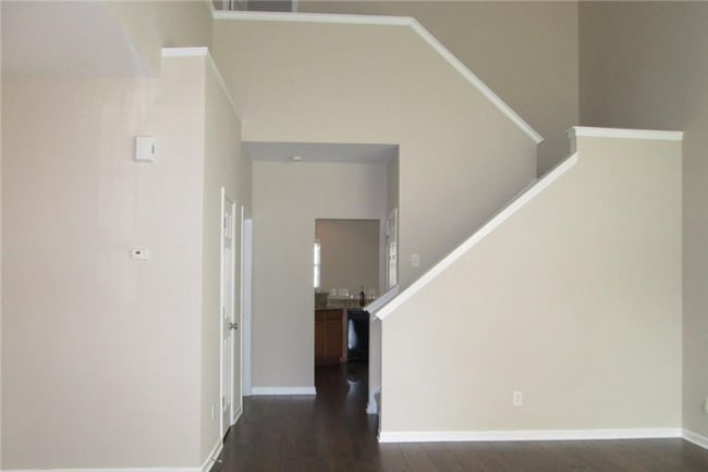 Building Photo - Beautiful Primary Bedroom Down townhome in...
