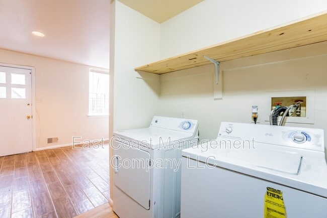 Building Photo - 1502 E Baltimore St