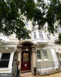 Building Photo - 1305 East Capitol St SE