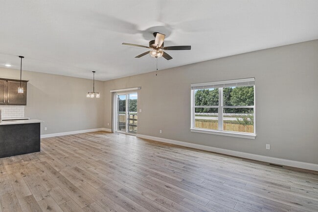 Building Photo - 626 Rapp Dr