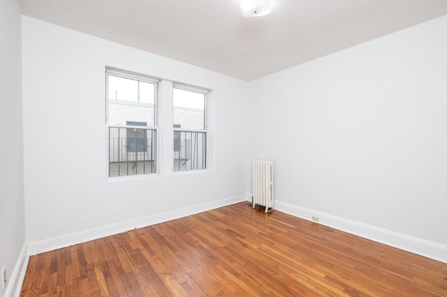 Primary Photo - 17 Worthington St