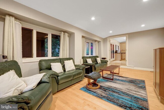 Building Photo - 10809 Nicholsridge Rd