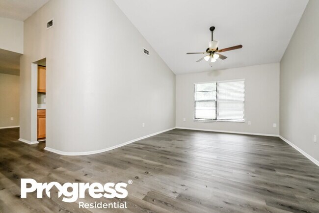 Building Photo - 10119 Deepbrook Dr