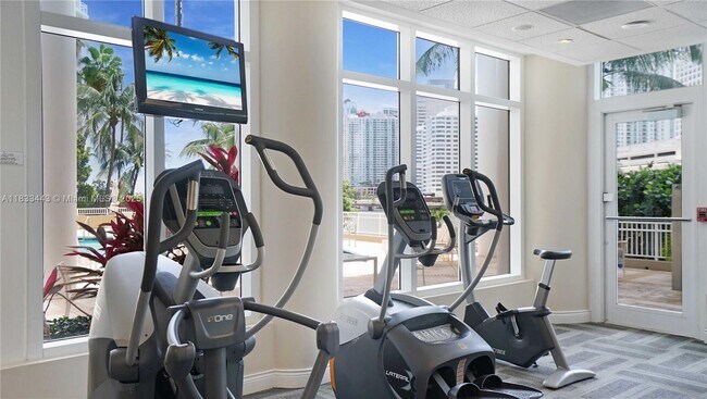 Building Photo - 801 Brickell Key Blvd