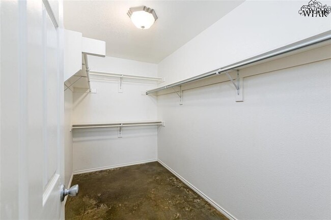 Building Photo - 1703 6th St