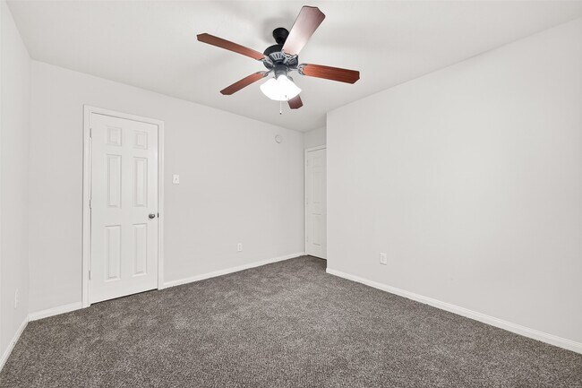 Building Photo - 6030 Wildbriar Ln