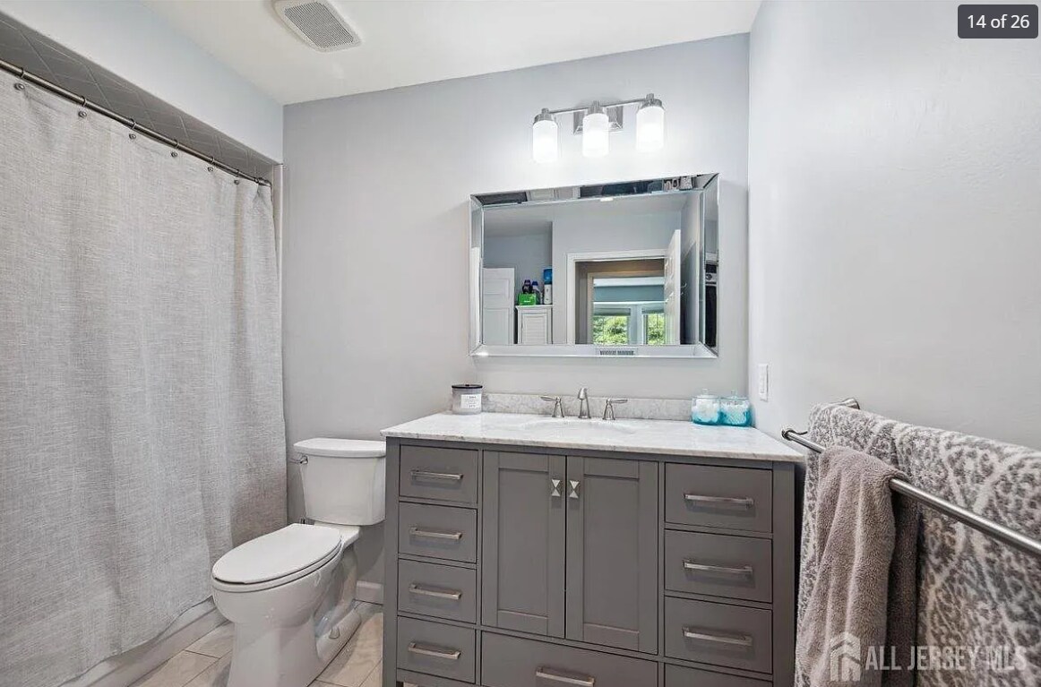 Building Photo - 394 Carhart Ct