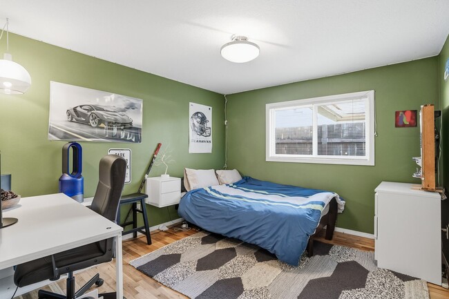 Building Photo - Charming SE Portland Bungalow with Dreamy Backyard Retreat & Stylish Updates