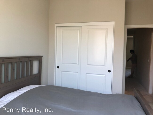 Building Photo - 4 br, 3.5 bath House - 16238 Veridian Circle