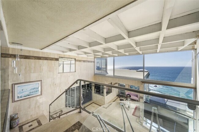 Building Photo - 31877 Circle Dr