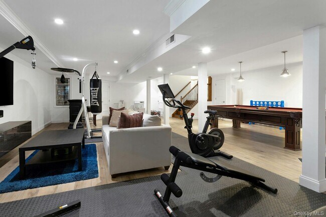 Building Photo - 766 Mamaroneck Ave