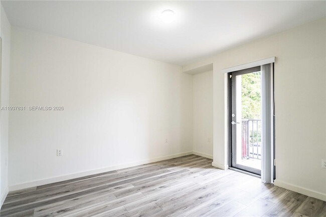 Building Photo - 300 Majorca Ave