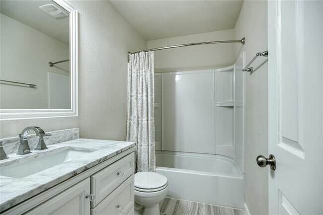 Building Photo - 10053 Aly May Dr