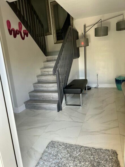 Building Photo - 2101 21st Ln