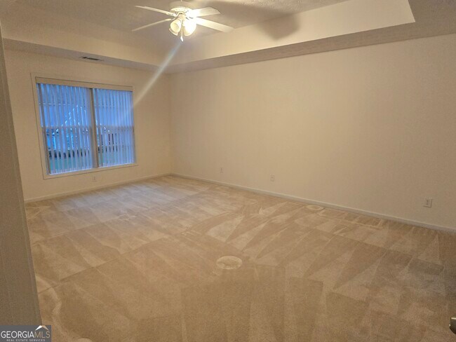 Building Photo - 3490 Southpointe Hill Dr NE