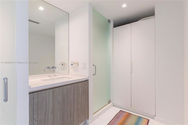 Building Photo - 1040 Biscayne Blvd