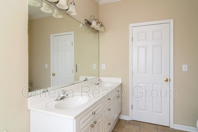 Building Photo - 503 Enclave Cir