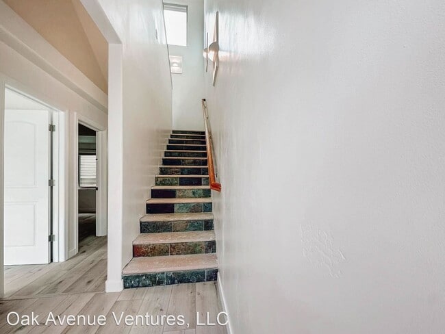Building Photo - 3 br, 2 bath House - 1214 Oak Avenue