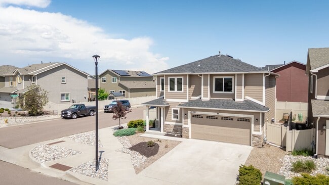 Building Photo - Beautiful 3-Bedroom Home in Ventana | Pool Community Near Fort Carson