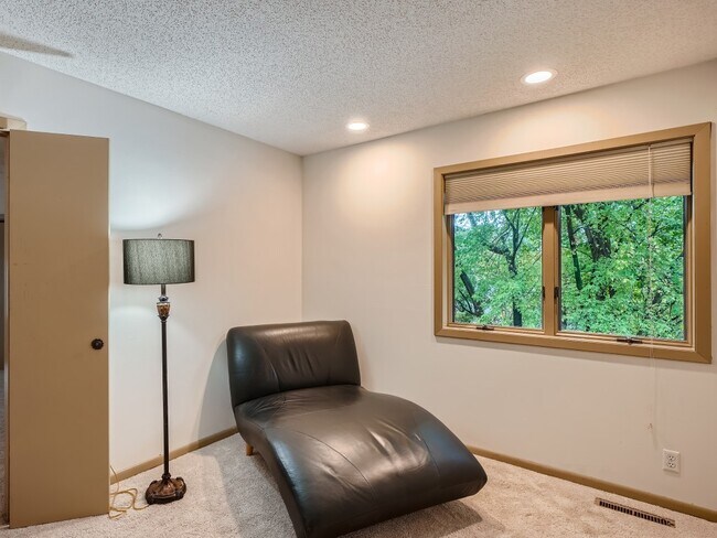 Building Photo - 8840 Morris Rd