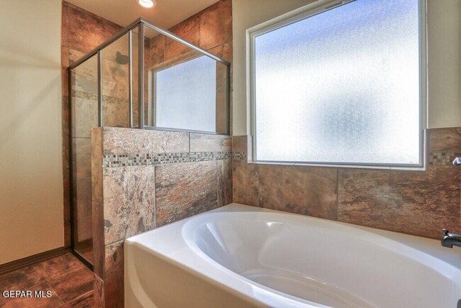 Building Photo - 3852 Loma Cortez Dr