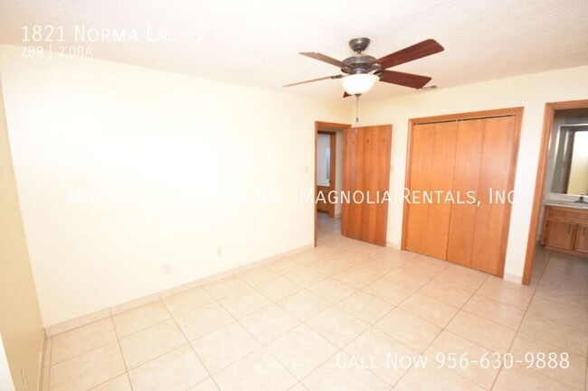 Building Photo - Centrally Located Edinburg Apartment for R...