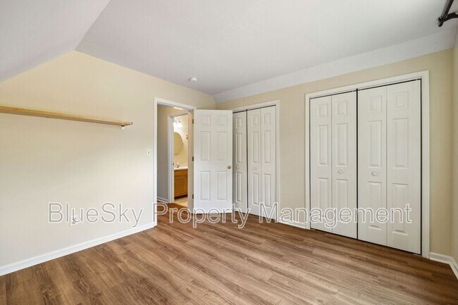 Building Photo - 1676 Royal Oak Ct