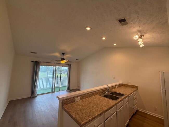 Building Photo - 673 Tupelo Ln