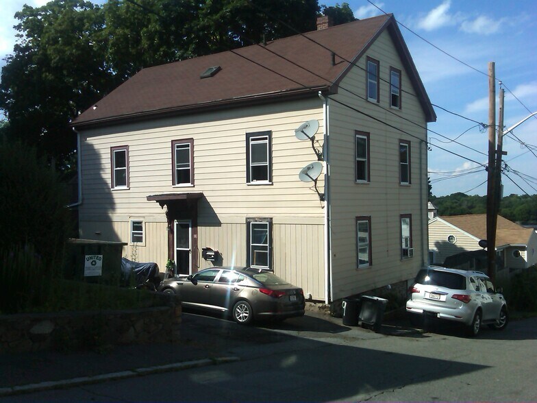 Primary Photo - 19 Nichols St