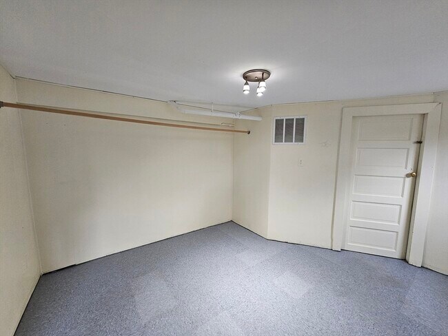 Building Photo - 129 Lexington St