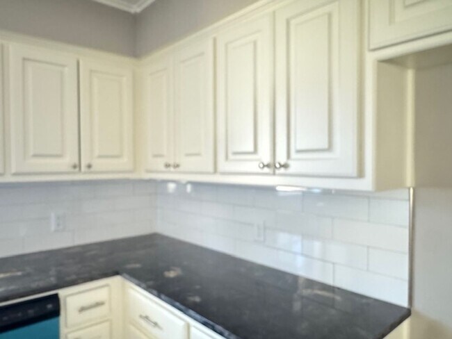 Building Photo - 2007 Seabiscuit