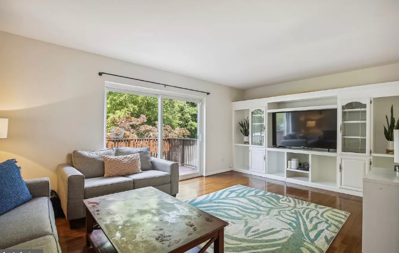 Building Photo - 5205 Cannes Ct