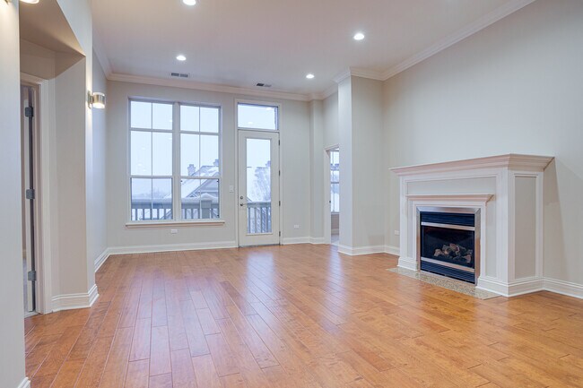 Building Photo - 1781 Tudor Ln