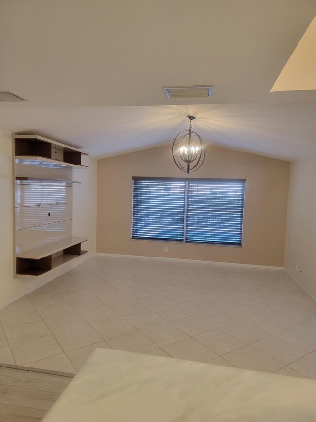 Building Photo - 9082 Cavatina Pl