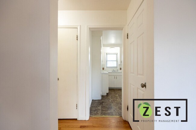 Building Photo - 2 BED 1 BATH SINGLE FAMILY HOME OPEN HOUSE...