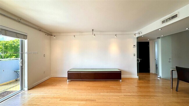 Building Photo - 947 Lenox Ave.