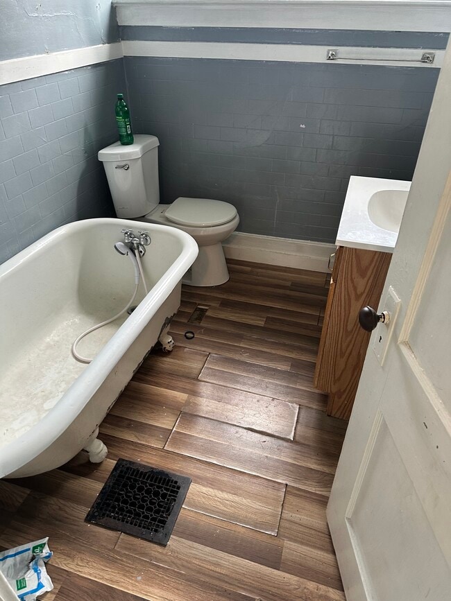 Building Photo - 1415 West Ave NW