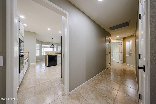 Building Photo - 13507 W Sky Hawk Dr