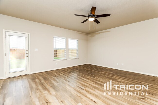 Building Photo - 13520 Paxton Blvd