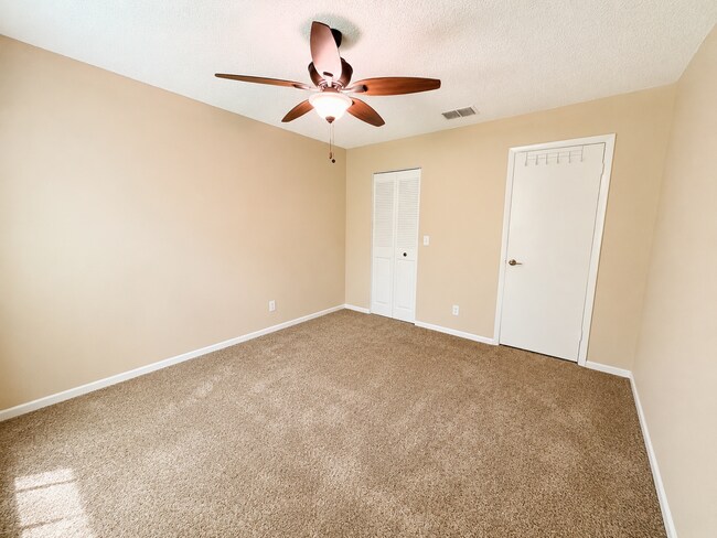 Building Photo - 1435 Millstream Ln
