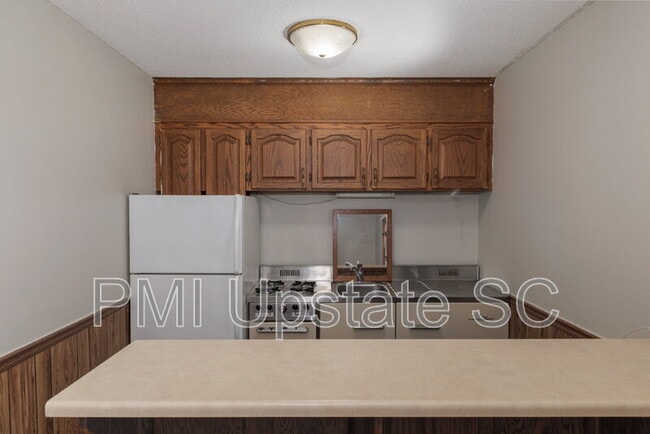 Building Photo - 103 Avondale Dr