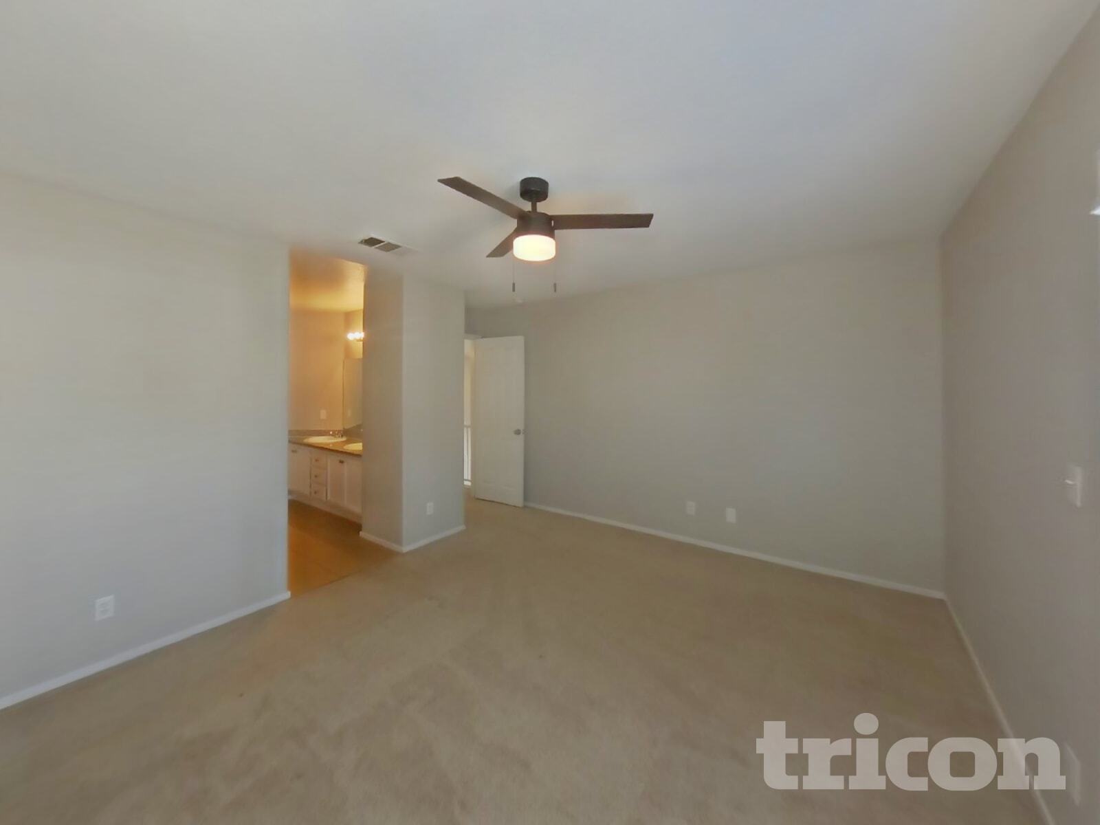 Building Photo - 5646 Roundrock Dr