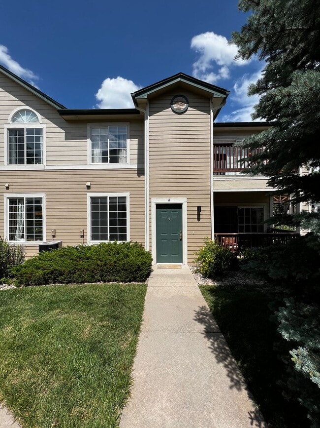 Building Photo - 3 bedroom 2 bathroom Condo in West Fort Co...