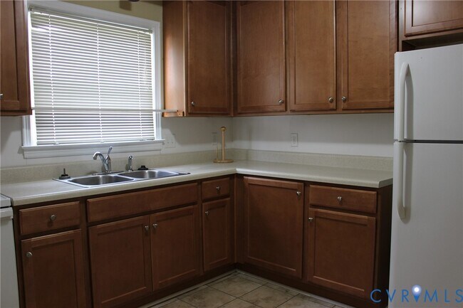 Building Photo - 110 Dupuy Ave