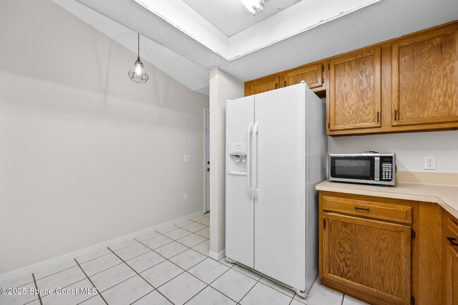 Building Photo - 3156 Dunhill Dr