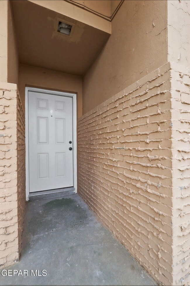 Building Photo - 2413 Copper Ave