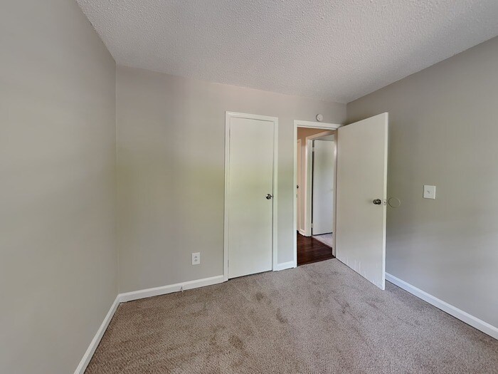 Building Photo - 1540 Walnut Ridge Ct