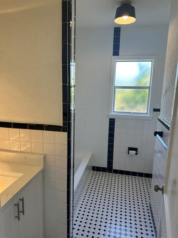 Building Photo - 1614 N Osceola Ave